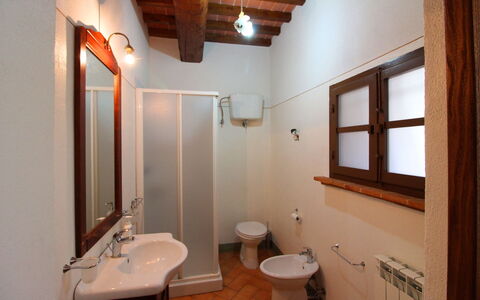 Casa Bella: Kamer, Eigendom, Badkamer, Gebouw, Huis, Loodgieterswerkinrichting, Interieur Ontwerp, Architectuur, Onroerend Goed, Toilet