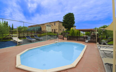 Casa Bella: Zwembad, Toevlucht, Buitenmeubels, Samengesteld Materiaal, Schaduw, Eco Hotel, Hacienda, Thermae, Villa, Stoel