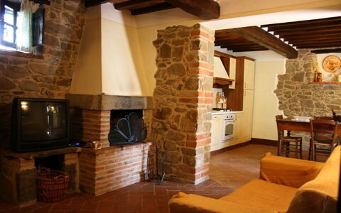 Podere della Crocchia: Kamer, Eigendom, Gebouw, Fireplace, Woonkamer, Haard, Interieur Ontwerp, Meubilair, Huis, Muur