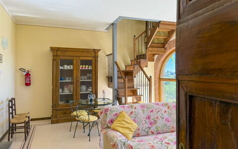 Villa Verniana: Meubilair, Interieur Ontwerp, Muur, Flooring, Hout, Verdieping, Kamer, Woonkamer, Verlichting, Bankstel