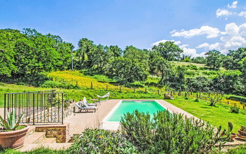 Casalini: Struik, Tuin, Zwembad, Landgoed, Boerderij, Landscaping, Gazon, Plantage, Eco Hotel, Werf