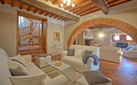 Villa Crispinino: Kamer, Eigendom, Woonkamer, Interieur Ontwerp, Gebouw, Meubilair, Plafond, Onroerend Goed, Huis, Straal