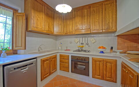 Villa Crispinino: Countertop, Cabinetry, Keuken, Kamer, Eigendom, Meubilair, Gebouw, Interieur Ontwerp, Verdieping, Huis