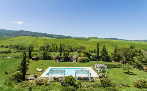 Villa Castiglione: Zwembad, Meubilair, Toevlucht, Eco Hotel, Tuin, Buitenmeubels, Stoel, Boerderij, Villa, Plantage