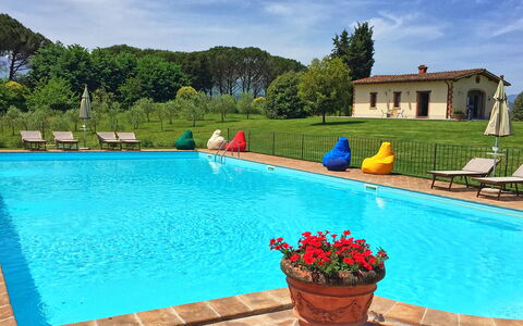 Villa Sant' Angelo: Zwembad, Eigendom, Vakantie, Vrije Tijd, Azure, Onroerend Goed, Huis, Zomer, Gebouw, Toevlucht