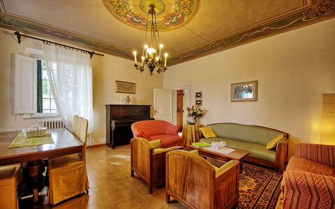 Villa Buonaparte: Kamer, Meubilair, Eigendom, Interieur Ontwerp, Gebouw, Plafond, Suite, Huis, Onroerend Goed, Verdieping