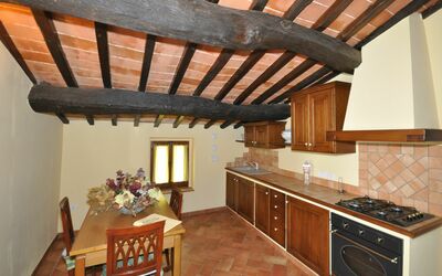 Marradi 2: Eigendom, Kamer, Straal, Gebouw, Meubilair, Countertop, Plafond, Keuken, Huis, Zolder