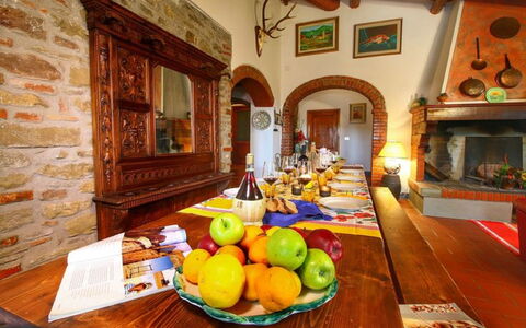 Civitella: Eigendom, Kamer, Huis, Gebouw, Huis, Interieur Ontwerp, Tafel, Eetkamer, Stilleven, Onroerend Goed