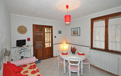 Suvereto 2: Kamer, Eigendom, Meubilair, Gebouw, Interieur Ontwerp, Huis, Onroerend Goed, Tafel, Woonkamer, Huis