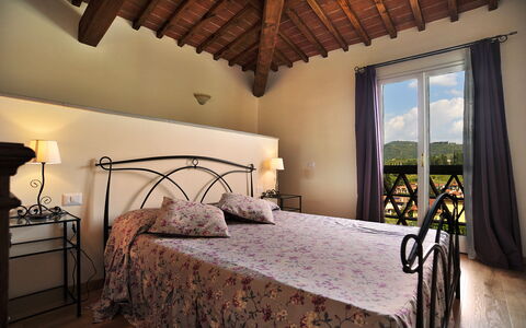Casa Fabrizio: Eigendom, Meubilair, Gebouw, Venster, Hout, Verlichting, Comfort, Interieur Ontwerp, Bed Frame, Verdieping