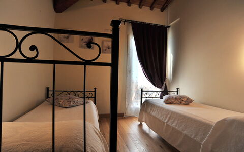 Casa Fabrizio: Gebouw, Eigendom, Meubilair, Comfort, Textiel, Bed Frame, Interieur Ontwerp, Architectuur, Bed, Verdieping
