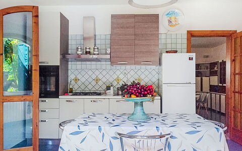 Orchidea: Meubilair, Interieur Ontwerp, Flooring, Verdieping, Verlichting, Keuken, Kamer, Huis, Stoel, Lichte Inrichting