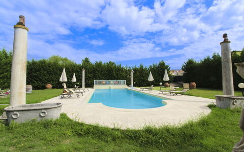 Villa Quattro Mori: Tuin, Gazon, Landscaping, Schaduw, Buitenmeubels, Park, Hacienda, Landgoed, Werf, Eco Hotel