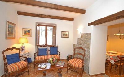 Paolo 1: Kamer, Eigendom, Meubilair, Woonkamer, Gebouw, Huis, Interieur Ontwerp, Onroerend Goed, Verdieping, Huis