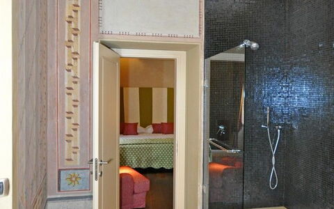 Villa Gubbio: Badkamer, Kamer, Eigendom, Interieur Ontwerp, Gebouw, Huis, Verdieping, Architectuur, Onroerend Goed, Meubilair