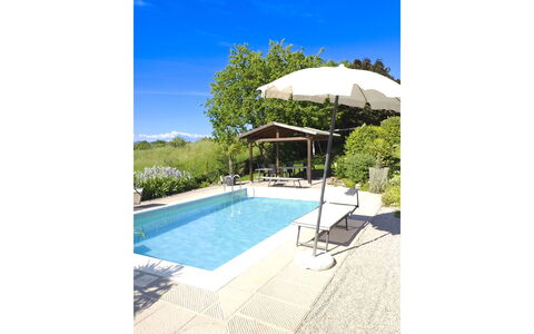 Casetta i Ciliegi: Tuin, Verblijf, Boerderij, Schaduw, Landscaping, Landgoed, Werf, Backyard, Stenen Muur, Hacienda