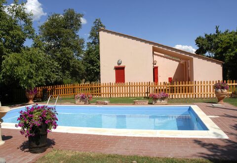 Casa Laura: Eigendom, Huis, Gebouw, Zwembad, Onroerend Goed, Huis, Villa, Architectuur, Woongebied, Facade