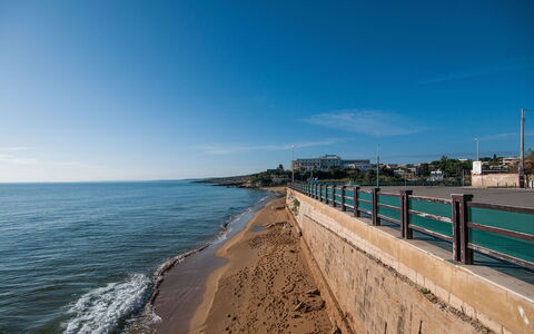 Vista Mare Noto: Kust, Zee, Strand, Kust, Lucht, Water, Oceaan, Kust En Oceanic Landvormen, Horizon, Vakantie