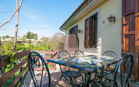 Vista Mare Noto: Eigendom, Onroerend Goed, Huis, Gebouw, Huis, Boom, Tafel, Verblijf, Kamer, Vakantie